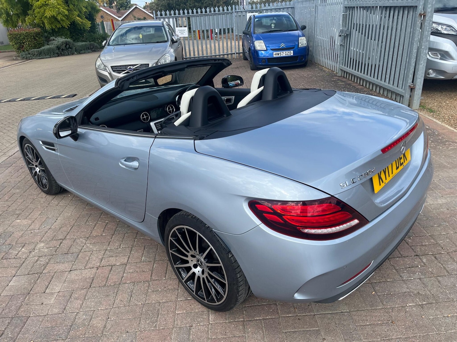 Used Mercedes-Benz SLC 2017 for sale - 76690950: Photo 9