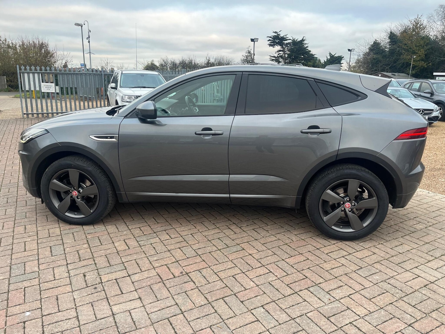 Used Jaguar E-Pace 2019 for sale - 78014844: Photo 2