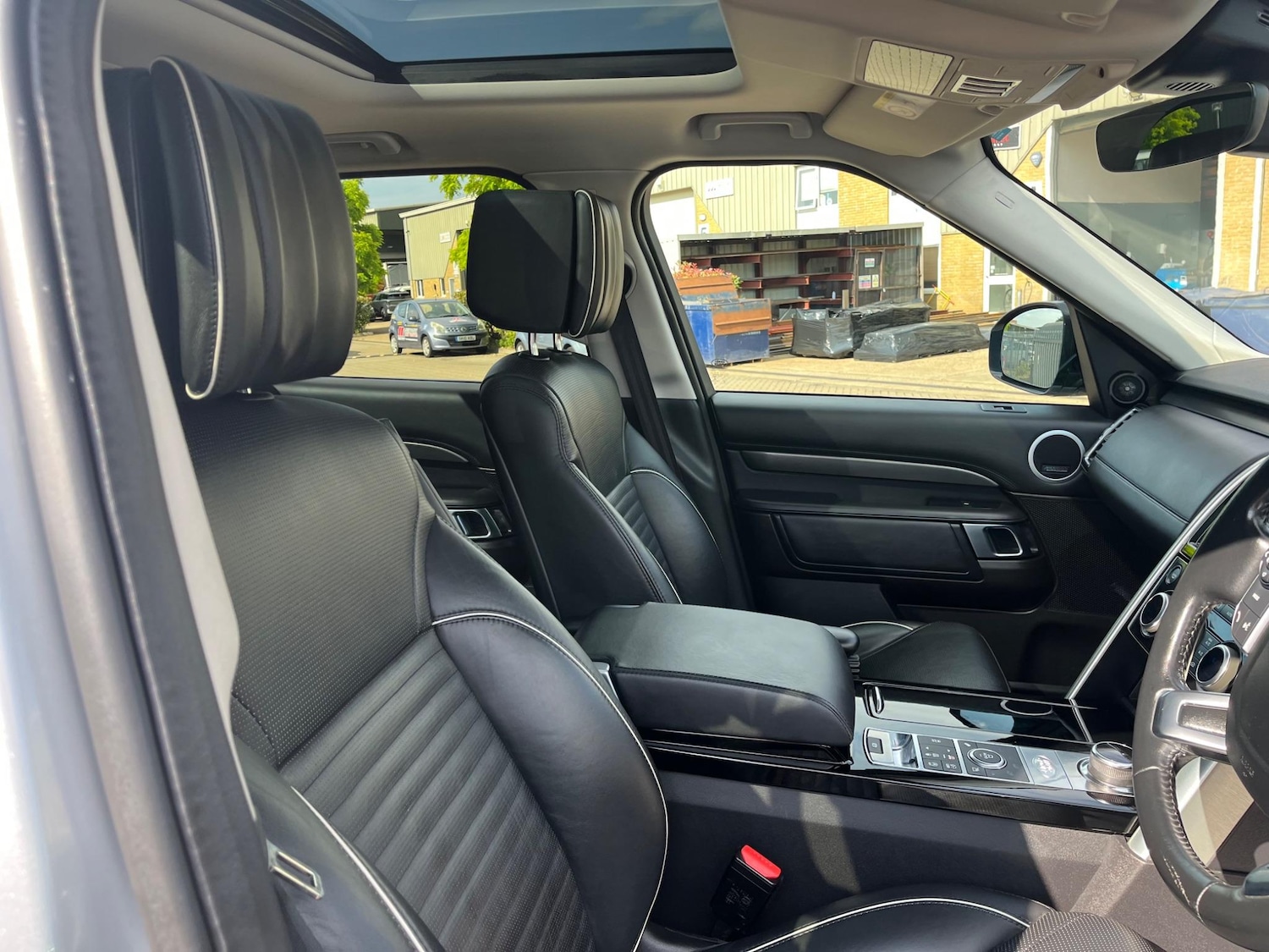 Used Land Rover Discovery for sale - 76690929: Photo 24