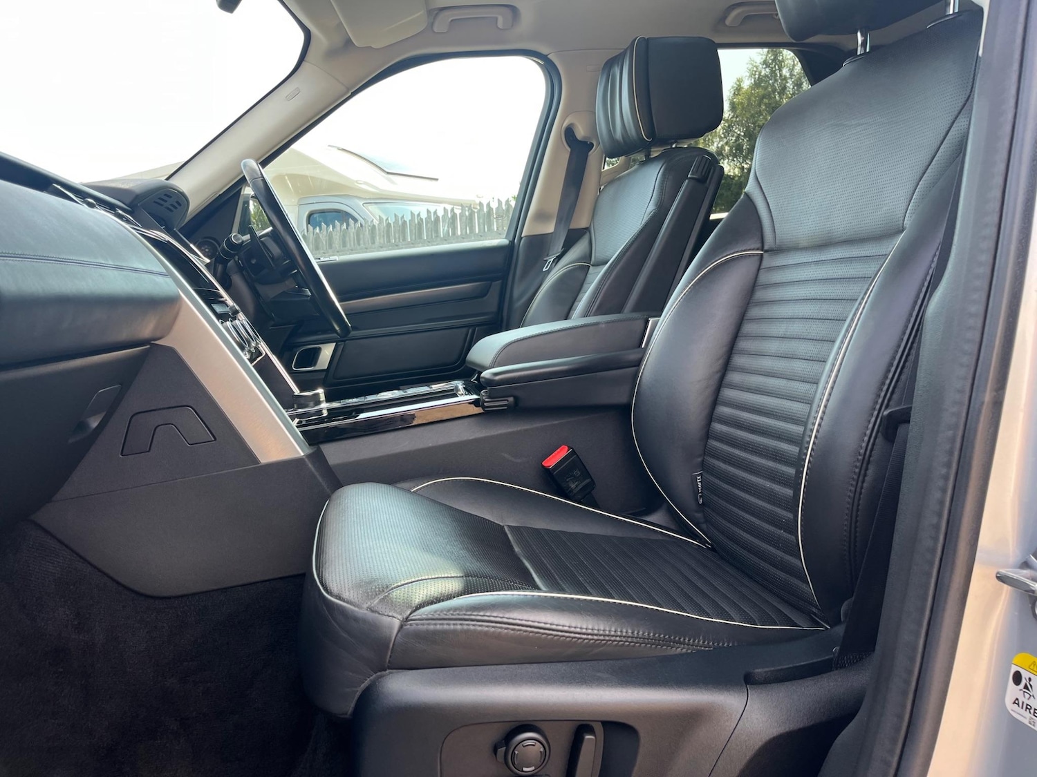 Used Land Rover Discovery for sale - 76690929: Photo 48