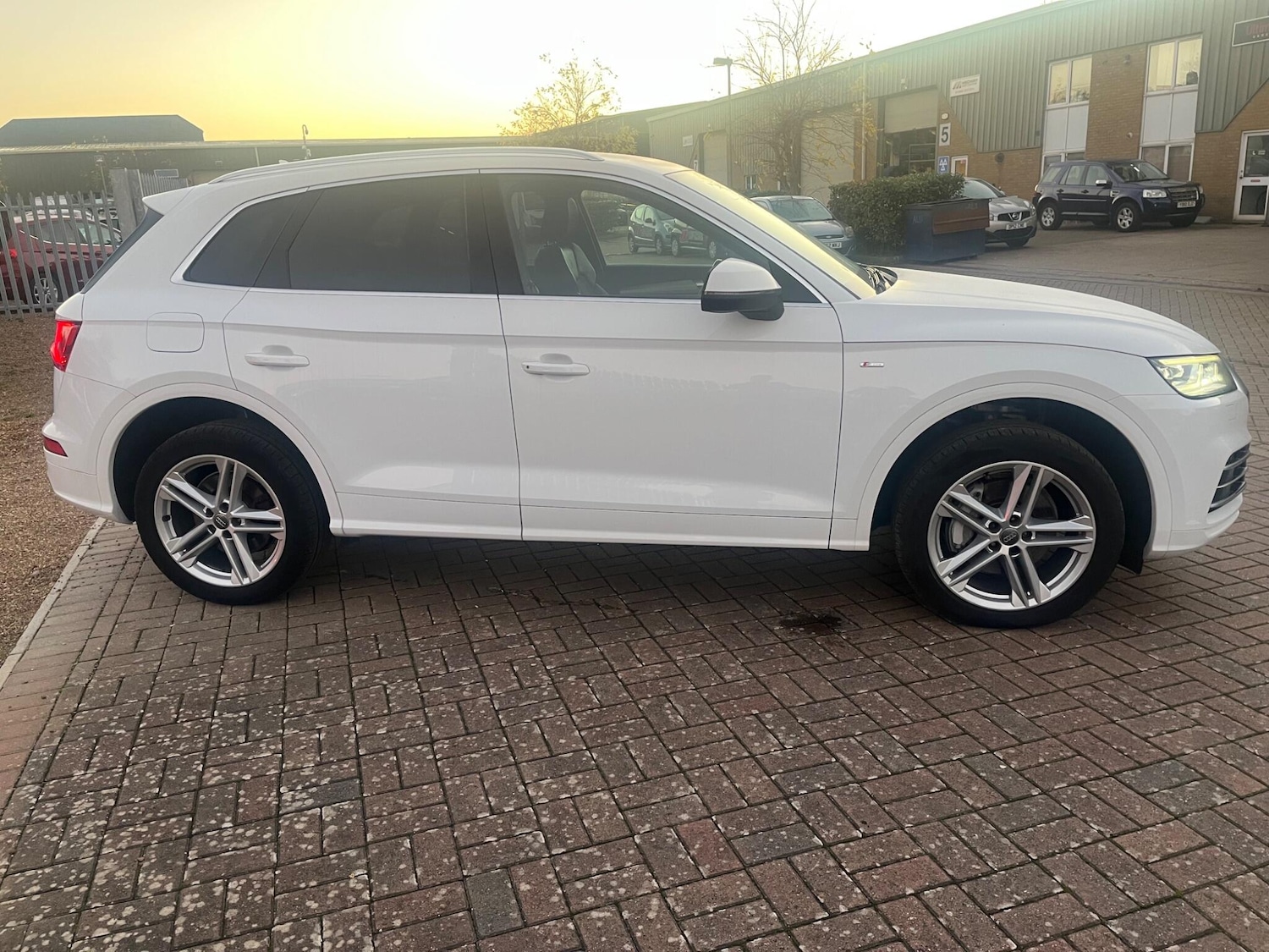 Used Audi Q5 2017 for sale - 76690940: Photo 32