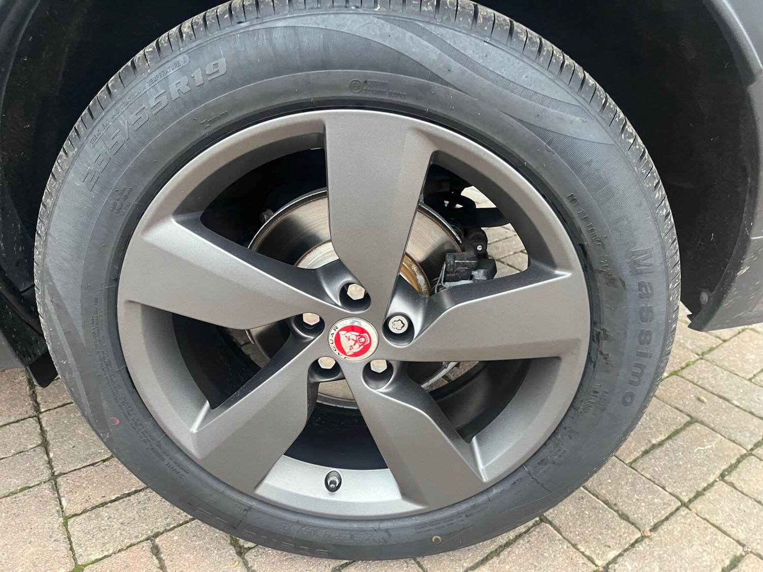 Used Jaguar E-Pace 2019 for sale - 76690948: Photo 38