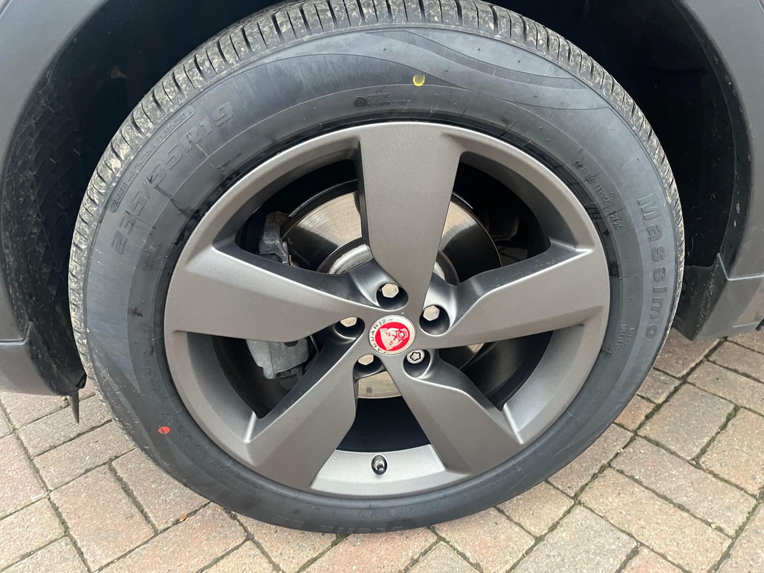 Used Jaguar E-Pace 2019 for sale - 76690948: Photo 8