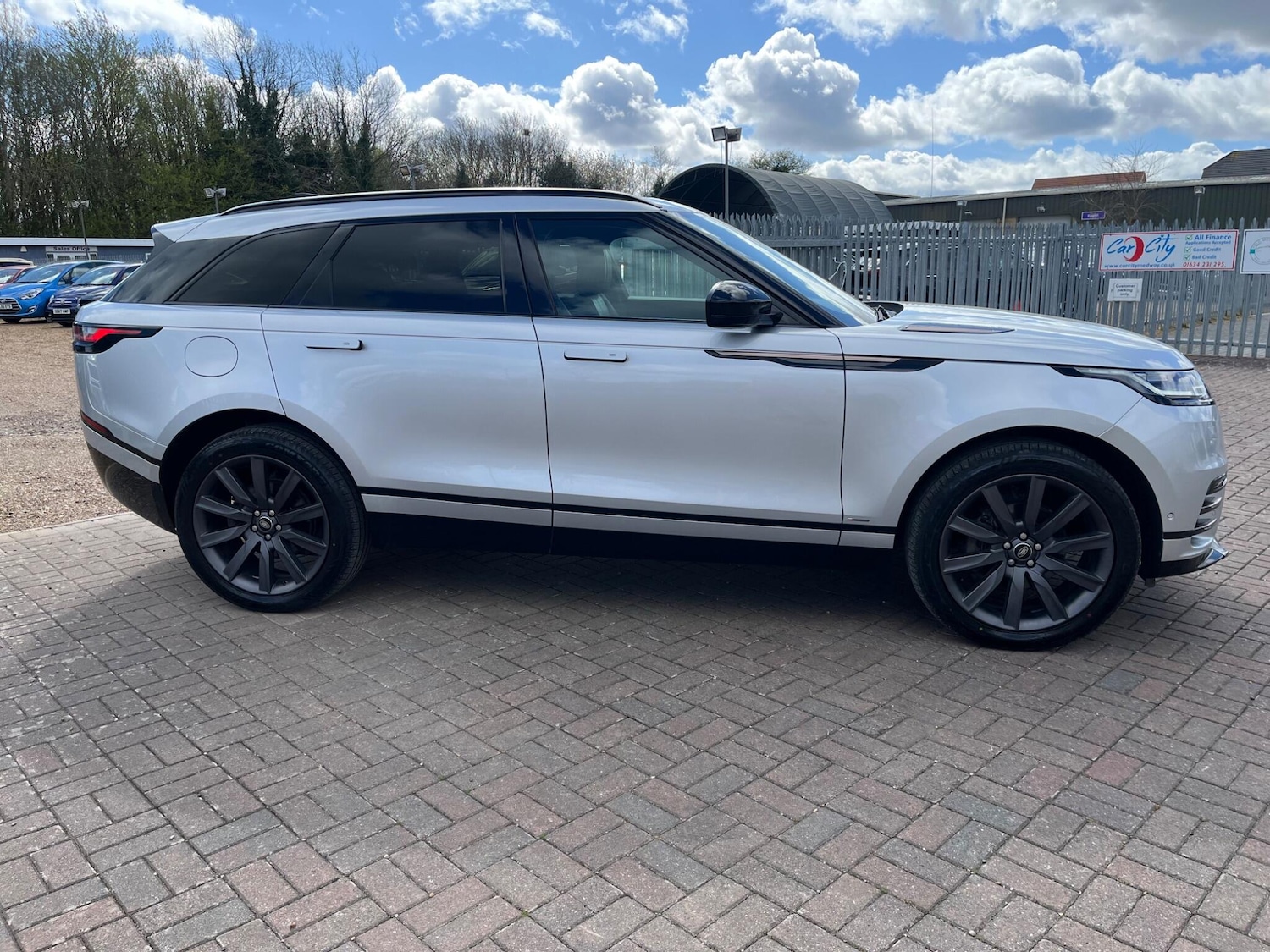 Used Land Rover Range Rover Velar 2020 for sale - 78141408: Photo 2