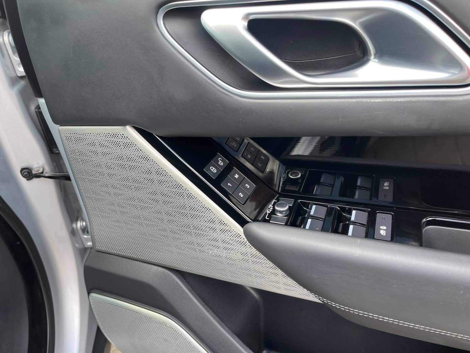 Used Land Rover Range Rover Velar 2020 for sale - 78141408: Photo 48