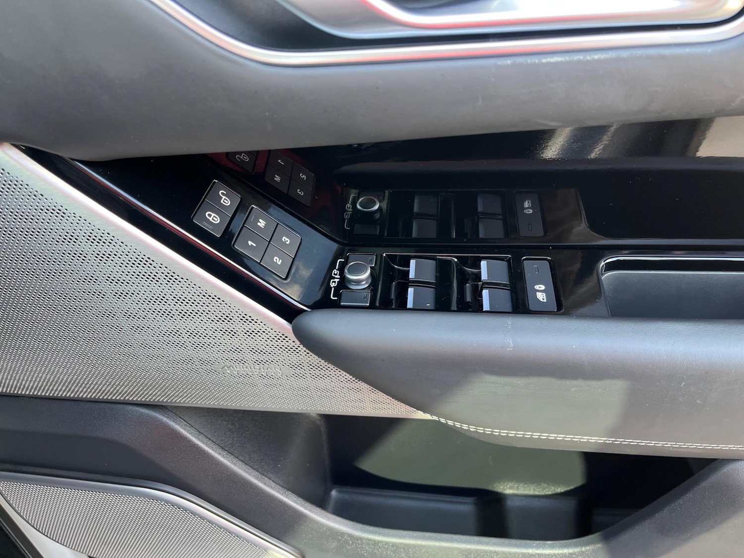 Used Land Rover Range Rover Velar 2020 for sale - 78141408: Photo 71