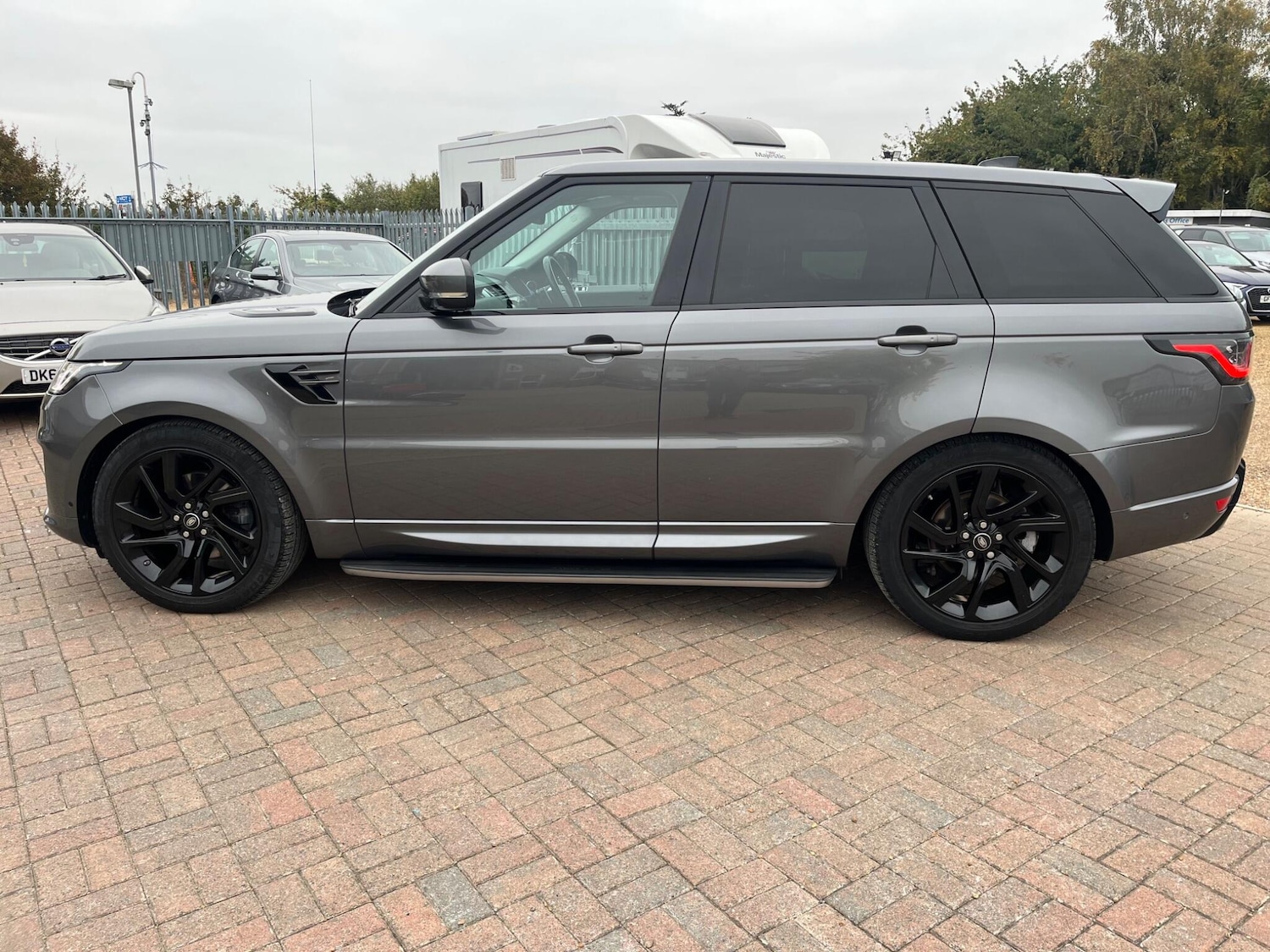 Used Land Rover Range Rover Sport 2018 for sale - 76690938: Photo 2