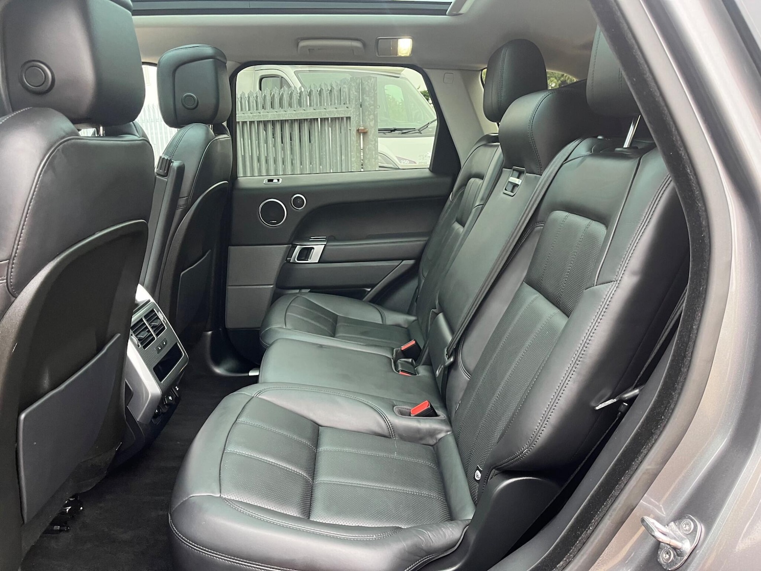 Used Land Rover Range Rover Sport 2018 for sale - 76690938: Photo 31