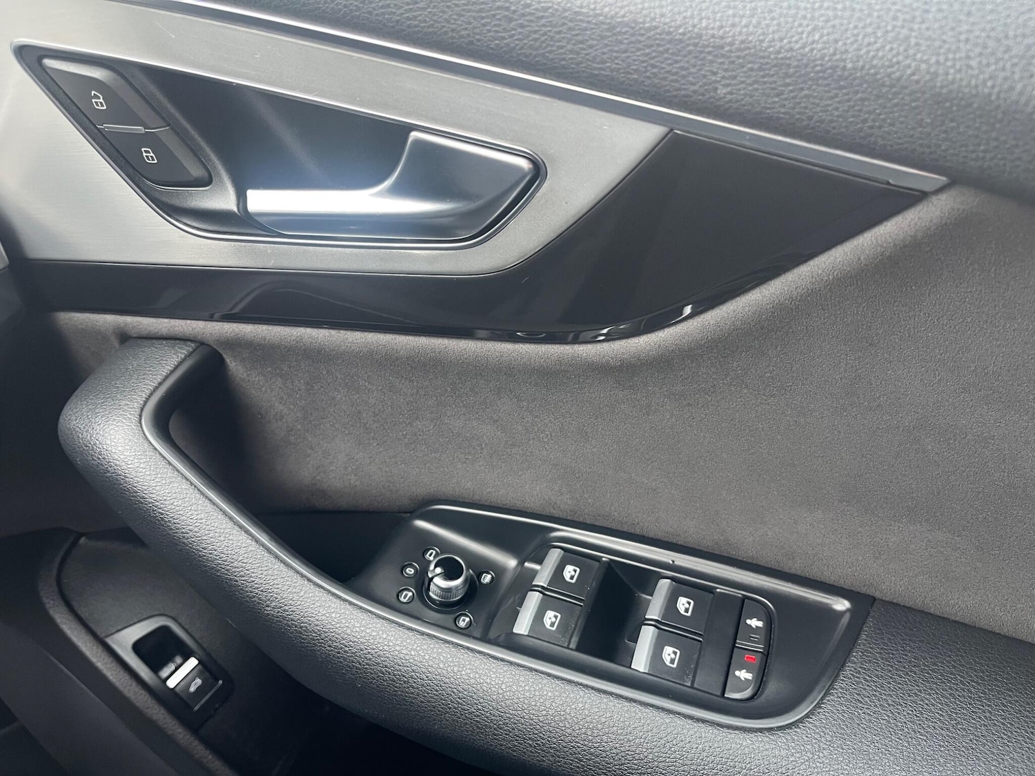 Used Audi Q7 2015 for sale - 76690946: Photo 46