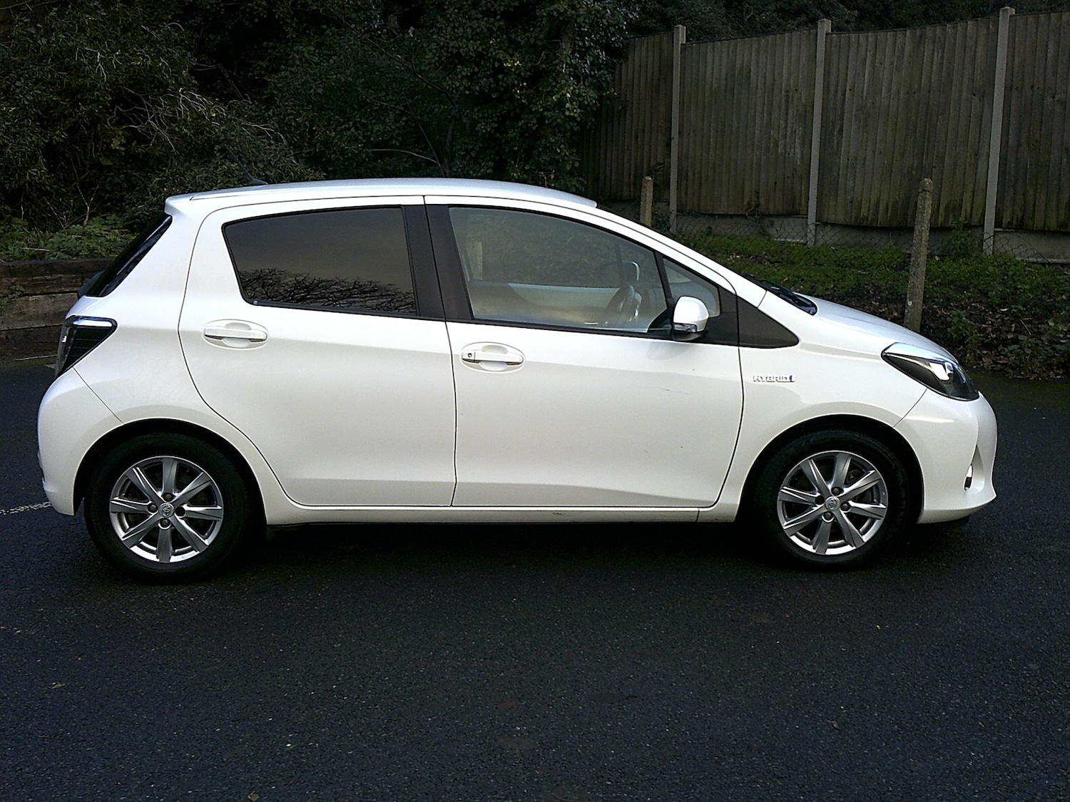 Used Toyota Yaris 2012 for sale - 76959883: Photo 2