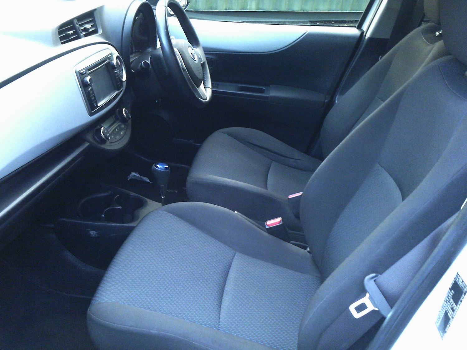 Used Toyota Yaris 2012 for sale - 76959883: Photo 5