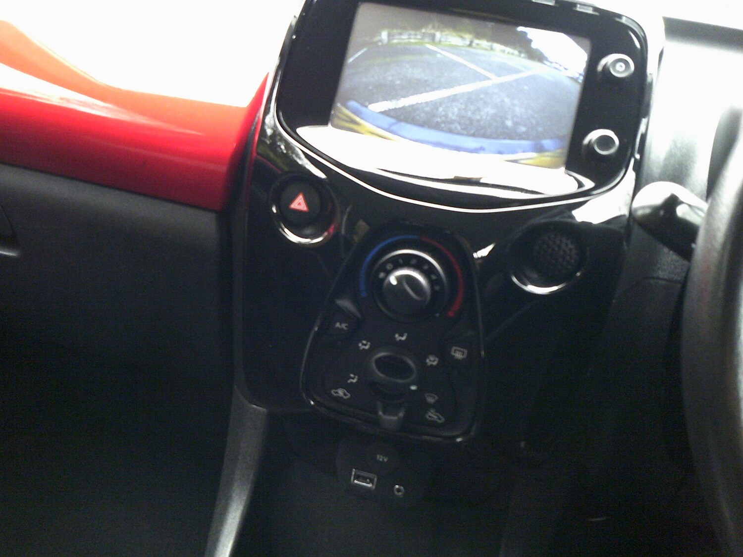 Used Toyota AYGO 2015 for sale - 77789758: Photo 8