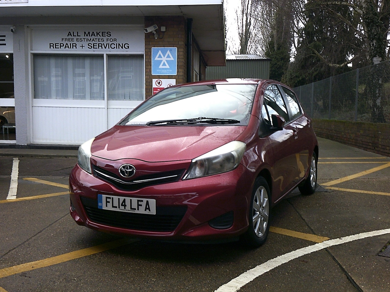 Used Toyota Yaris 2014 for sale - 77206943: Photo 2