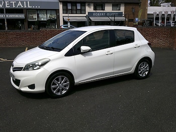 Used Toyota Yaris 2012 for sale - 79366103: Photo