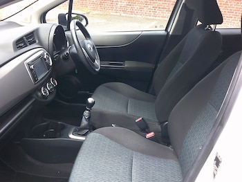 Used Toyota Yaris 2012 for sale - 79366103: Photo