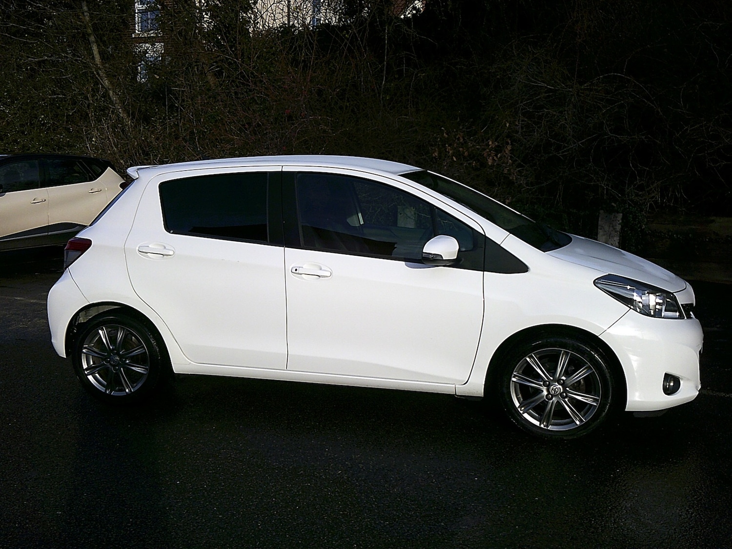 Used Toyota Yaris 2013 for sale - 77125744: Photo 4