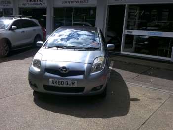 Used Toyota Yaris 2010 for sale - 74831103: Photo