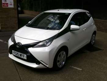 2015 (15) - 1.0 VVT-i X-Play 5dr