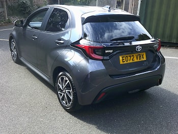 Used Toyota Yaris 2022 for sale - 79418236: Photo