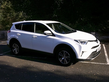 2016 (66) - 2.0 D-4D Business Edition 5dr 2WD
