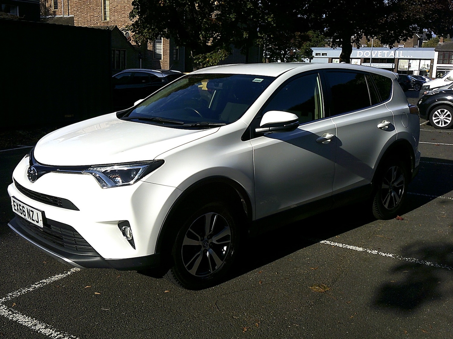 Used Toyota RAV4 2016 for sale - 76218995: Photo 2