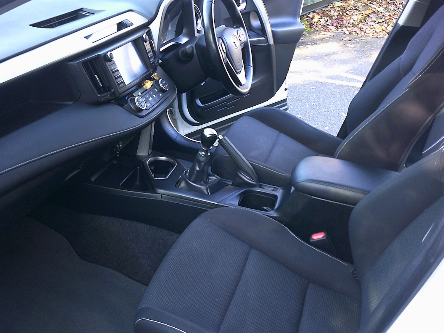 Used Toyota RAV4 2016 for sale - 76218995: Photo 4