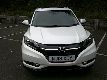 Used Honda HR-V 2018 for sale - 76142640: Photo 2
