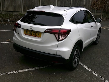Used Honda HR-V 2018 for sale - 76142640: Photo 3