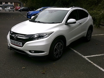 Used Honda HR-V 2018 for sale - 76142640: Photo 4