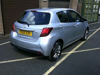 Used Toyota Yaris 2015 for sale - 79747230: Photo