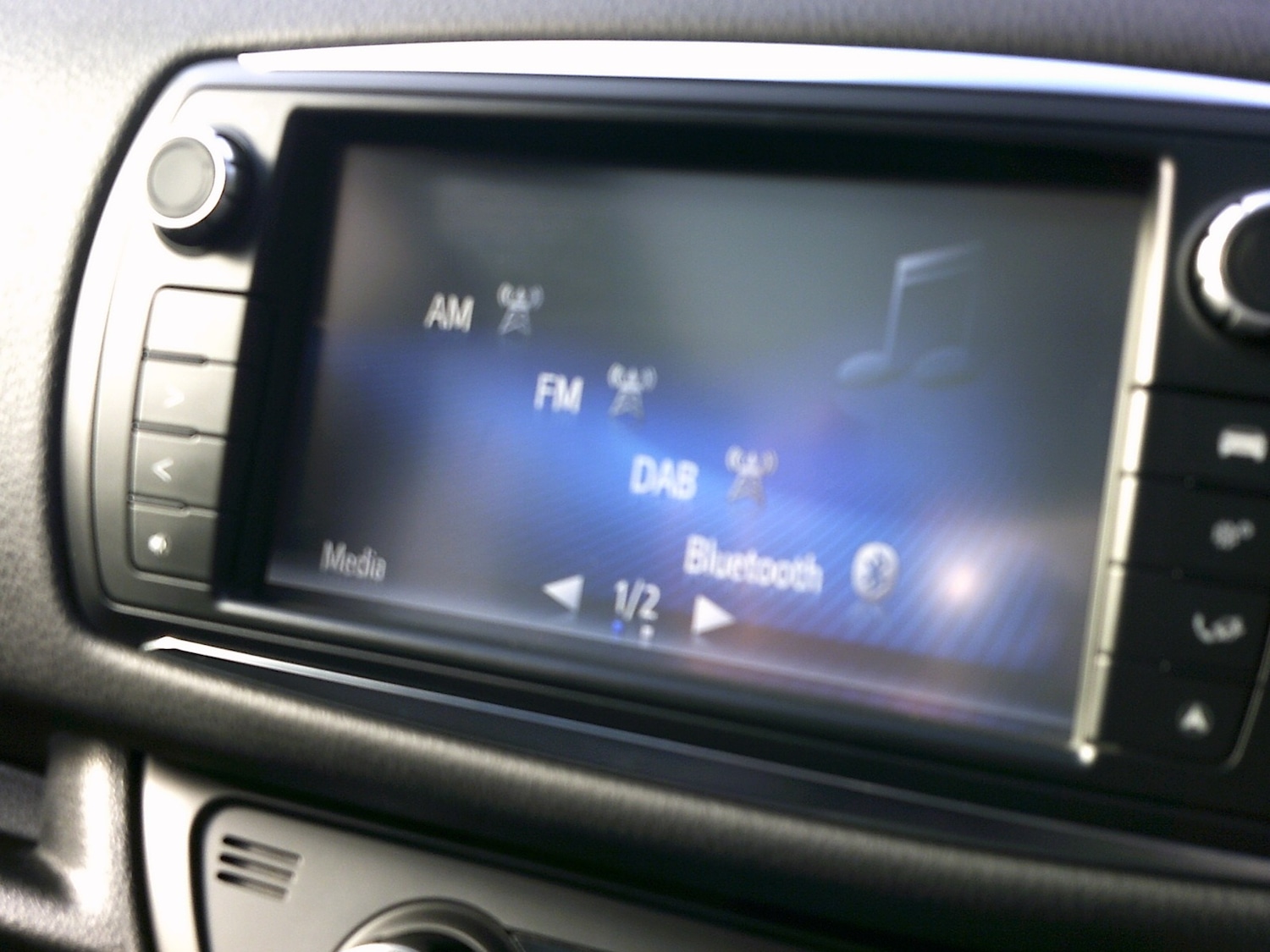 Used Toyota Yaris 2016 for sale - 76413370: Photo 14