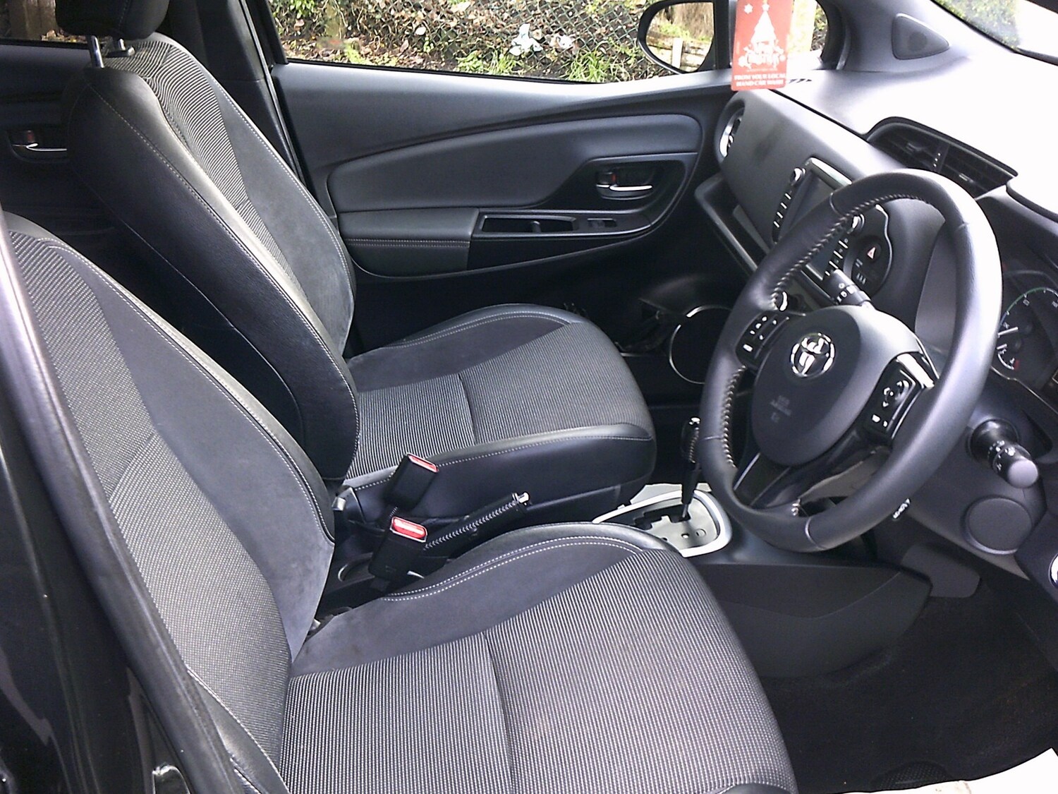 Used Toyota Yaris 2017 for sale - 77567751: Photo 8