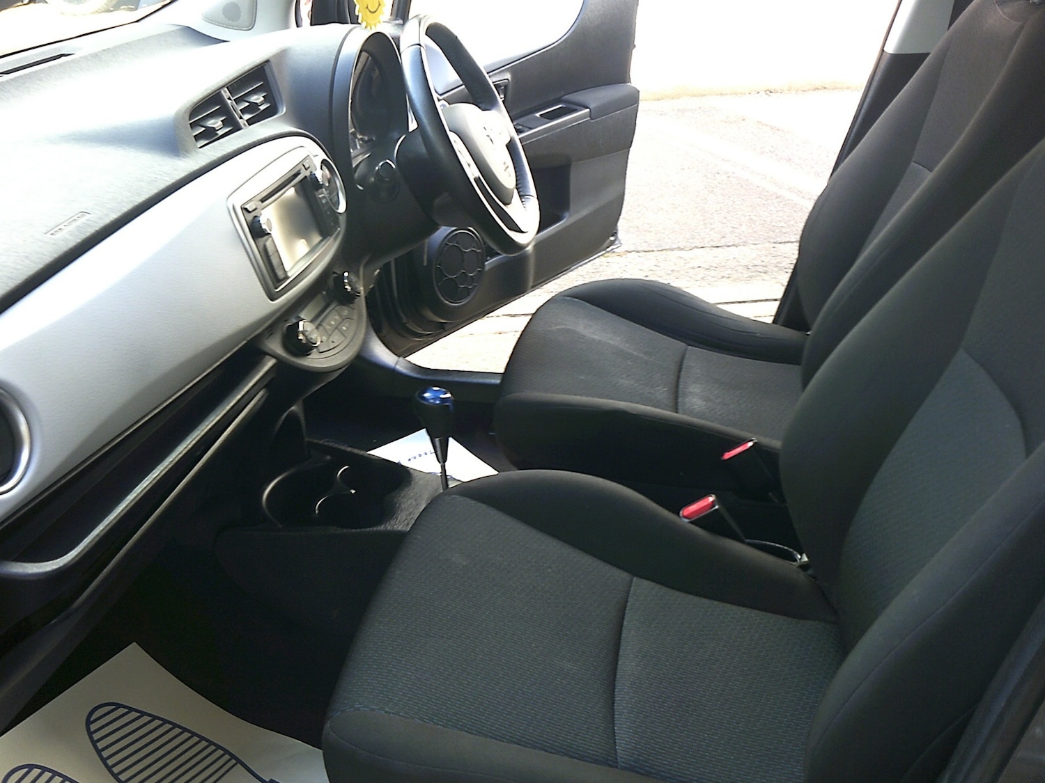 Used Toyota Yaris 2014 for sale - 77974273: Photo 7