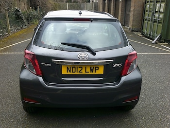 Used Toyota Yaris 2012 for sale - 77916206: Photo