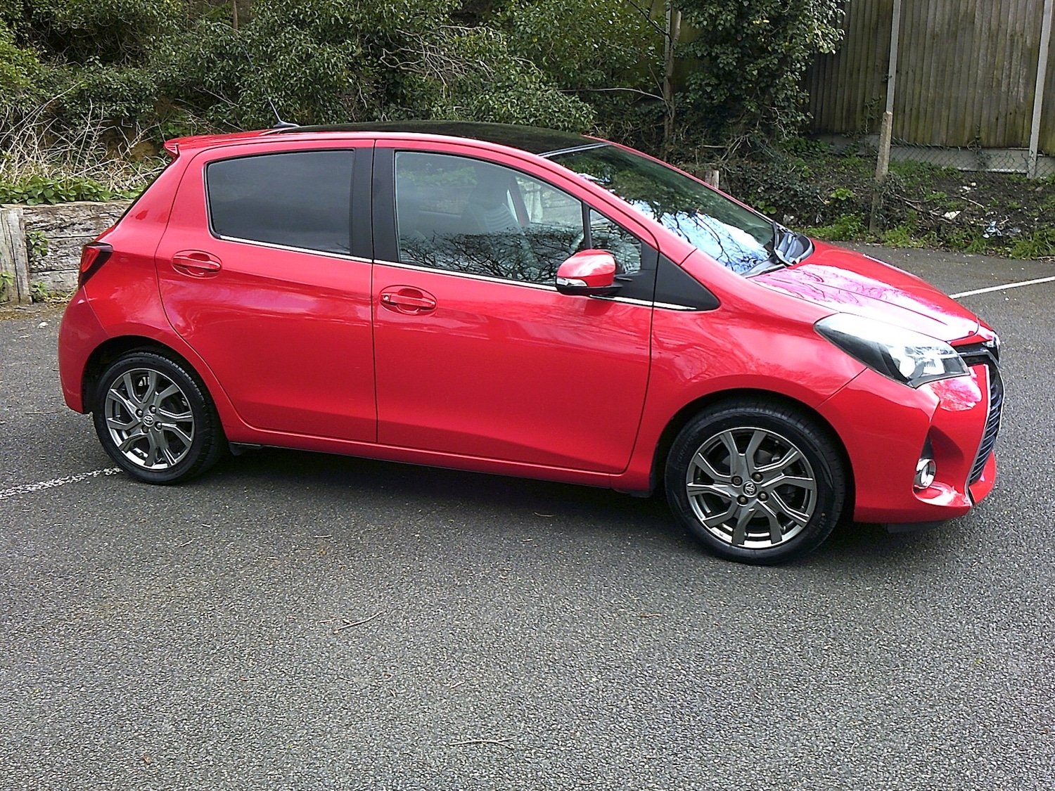 Used Toyota Yaris 2015 for sale - 78107062: Photo 2