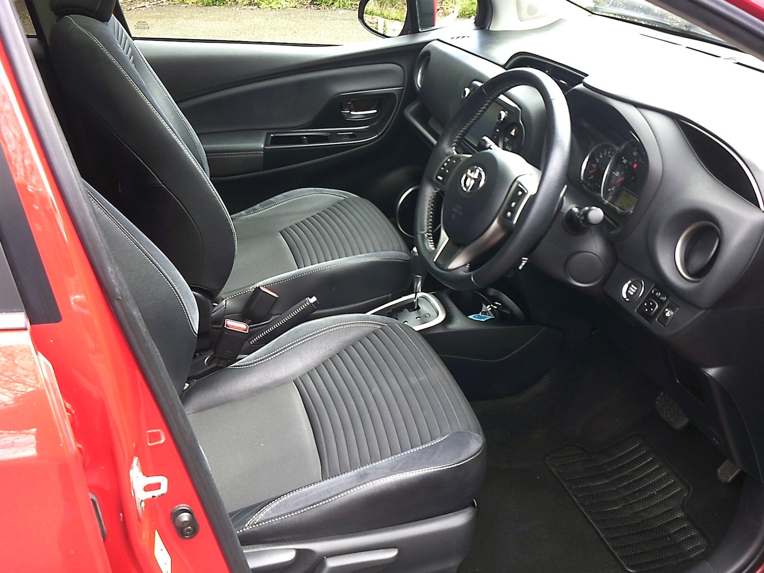 Used Toyota Yaris 2015 for sale - 78107062: Photo 7