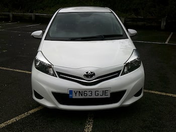 Used Toyota Yaris 2013 for sale - 79732159: Photo