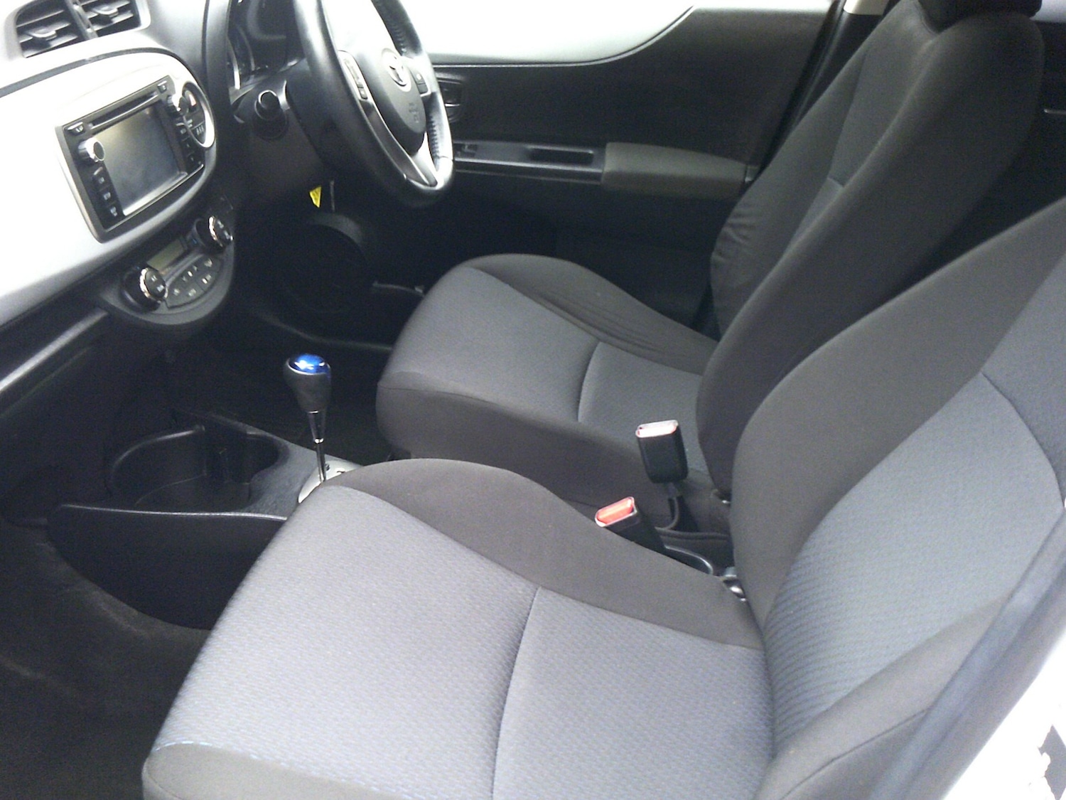 Used Toyota Yaris 2014 for sale - 76478016: Photo 5