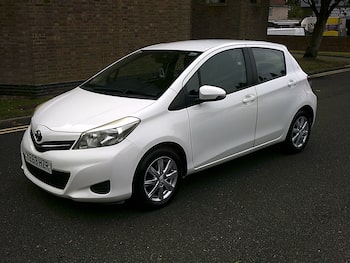 Used Toyota Yaris 2013 for sale - 79733161: Photo