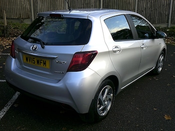 Used Toyota Yaris 2015 for sale - 76427859: Photo