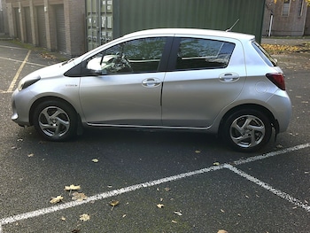 Used Toyota Yaris 2015 for sale - 76427859: Photo