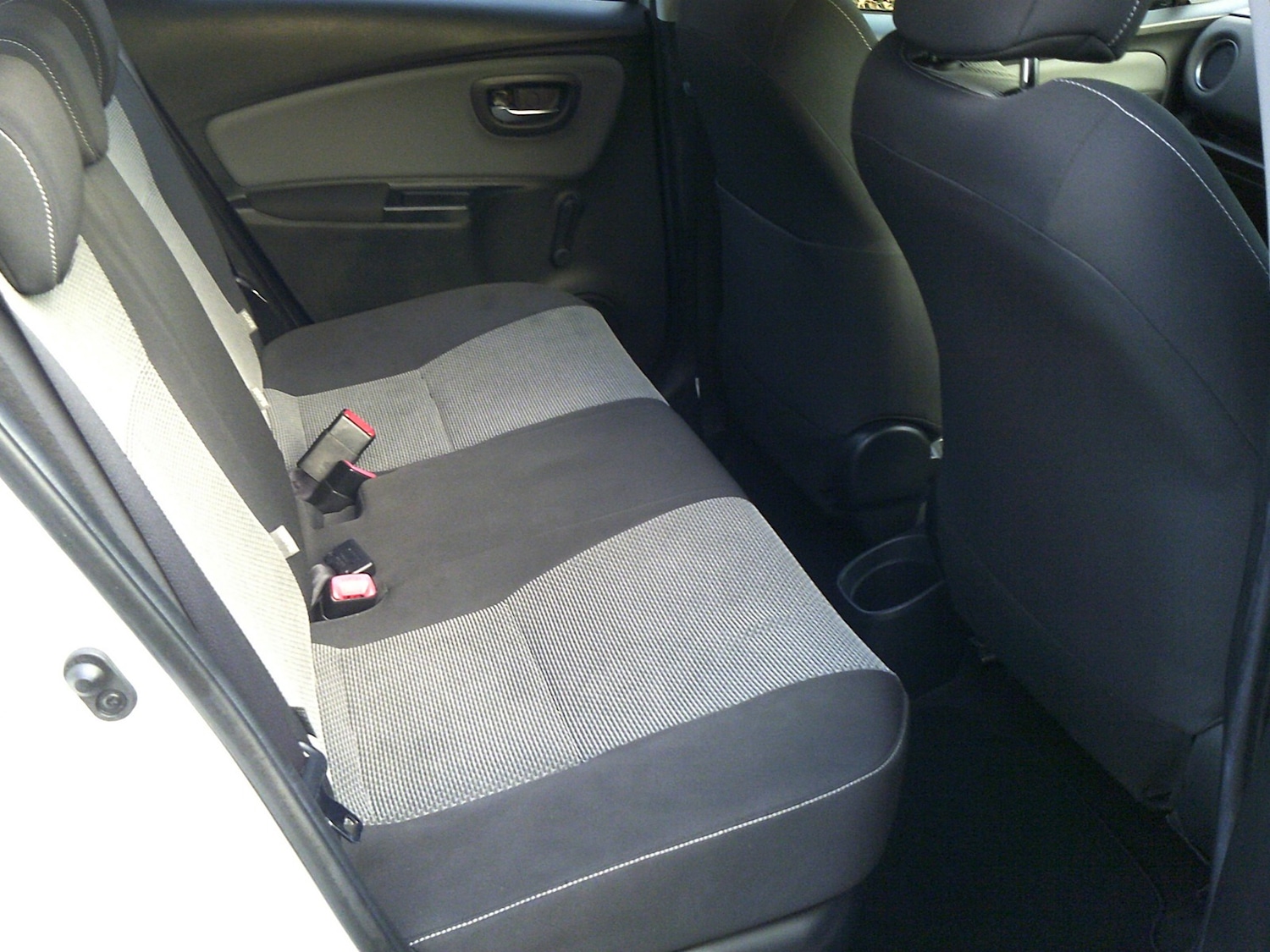 Used Toyota Yaris 2015 for sale - 76427859: Photo 6