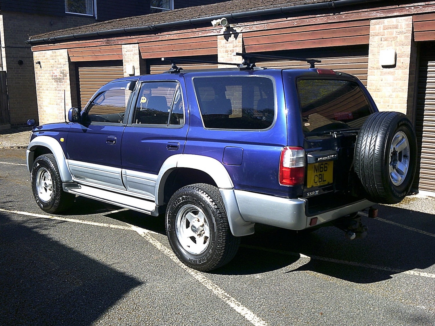 Used Toyota Hilux 2004 for sale - 78149965: Photo 2