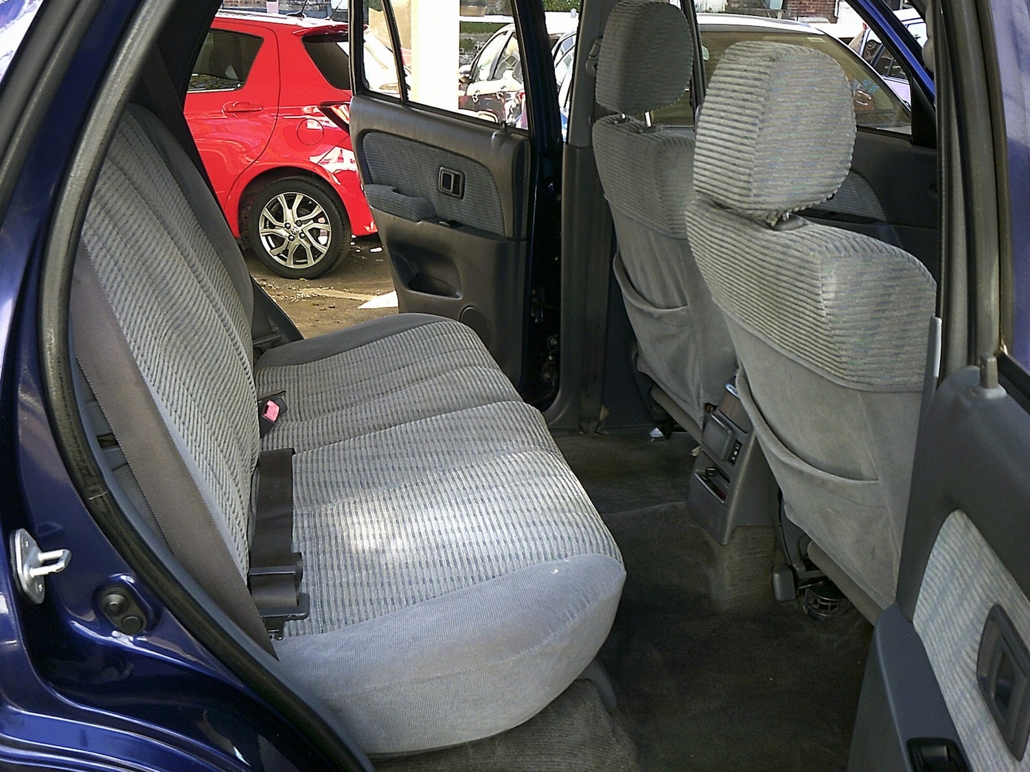 Used Toyota Hilux 2004 for sale - 78149965: Photo 8