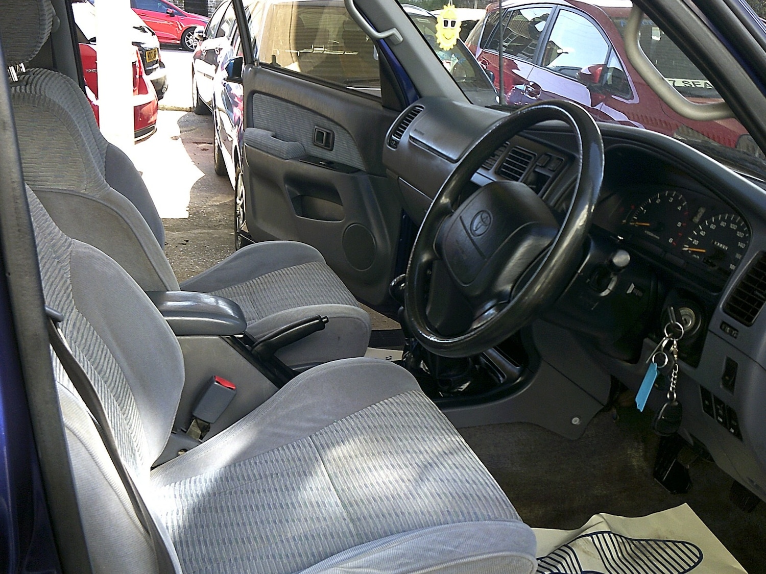 Used Toyota Hilux 2004 for sale - 78149965: Photo 9