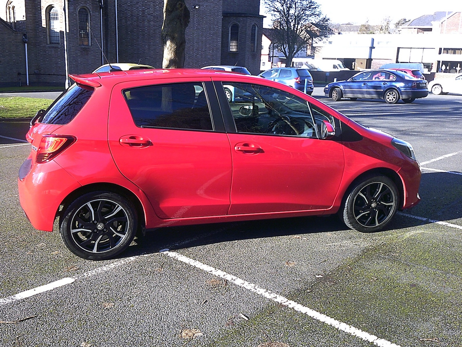 Used Toyota Yaris 2015 for sale - 77555021: Photo 4