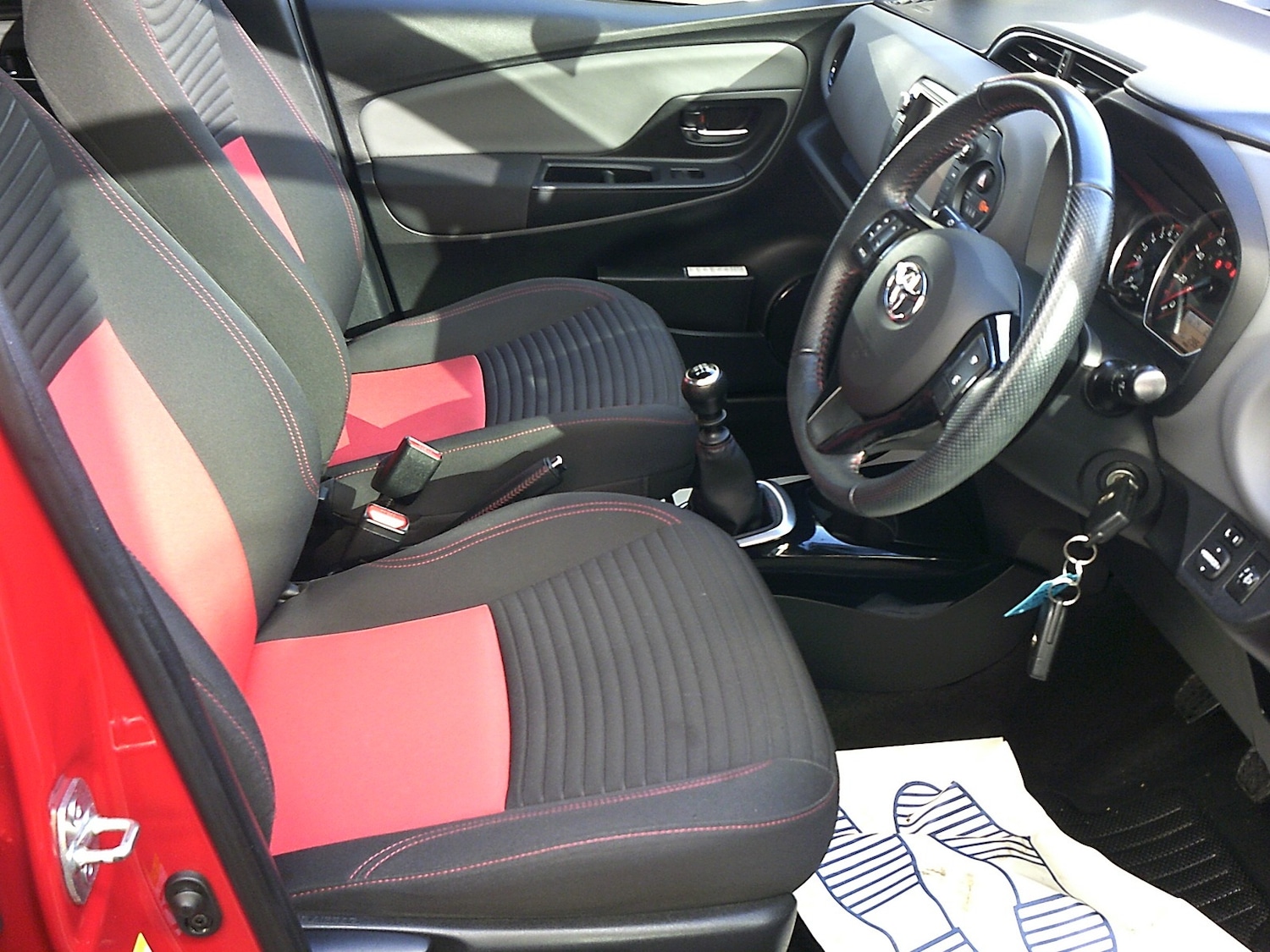 Used Toyota Yaris 2015 for sale - 77555021: Photo 5