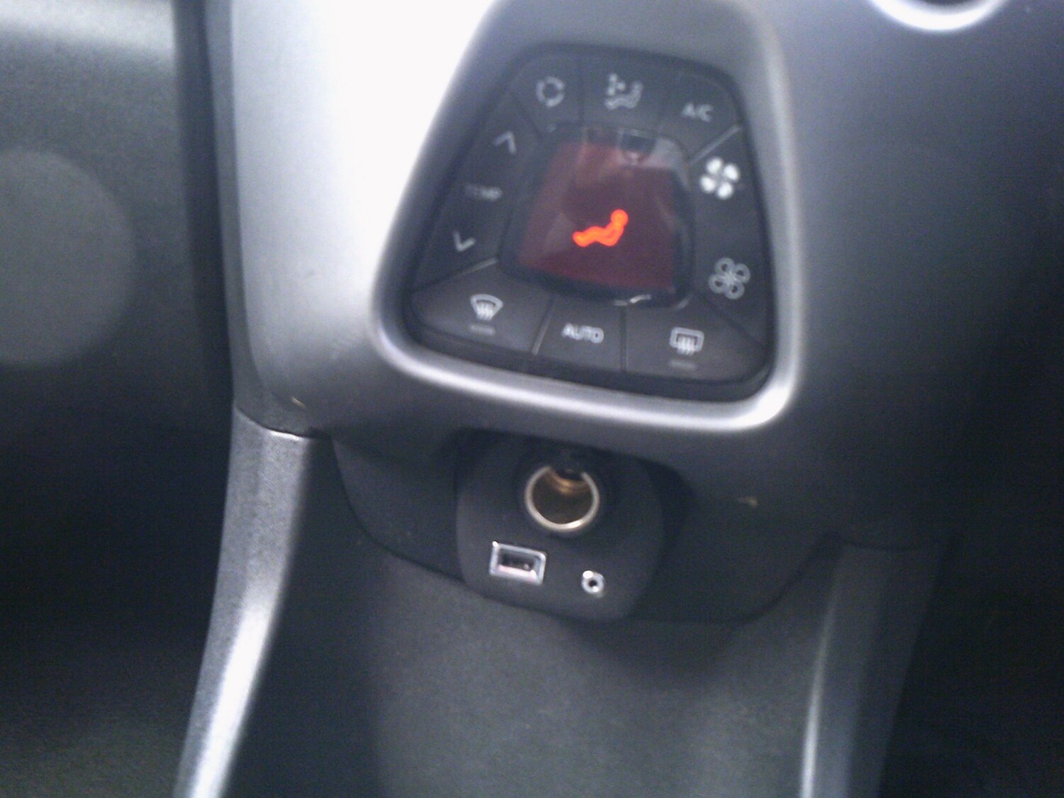 Used Toyota AYGO 2018 for sale - 76064008: Photo 11