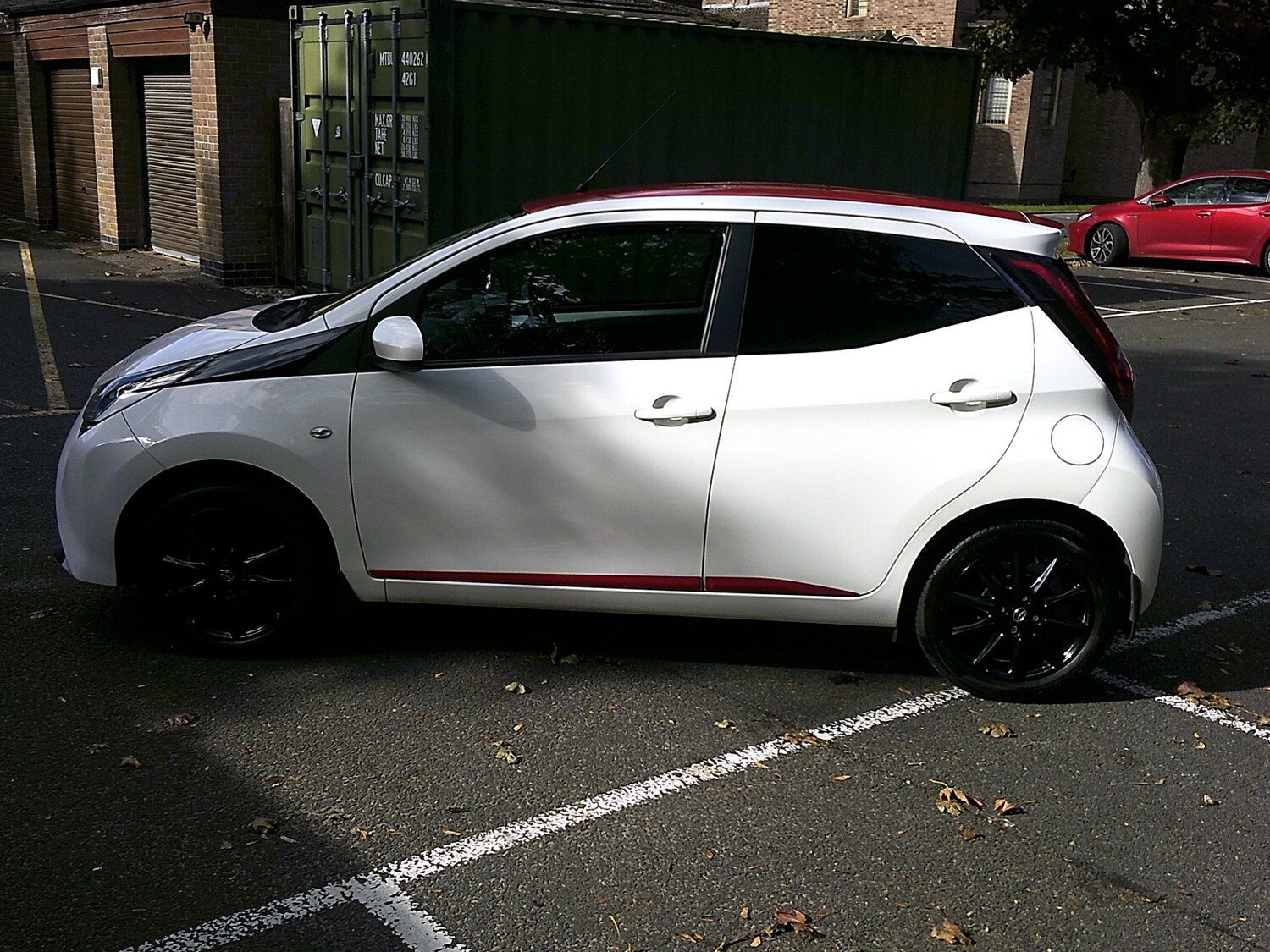 Used Toyota AYGO 2018 for sale - 76064008: Photo 4