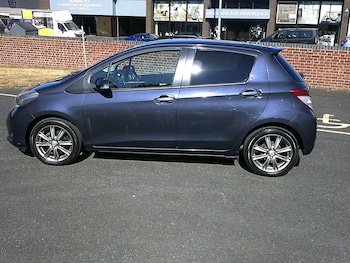 Used Toyota Yaris 2012 for sale - 79365300: Photo